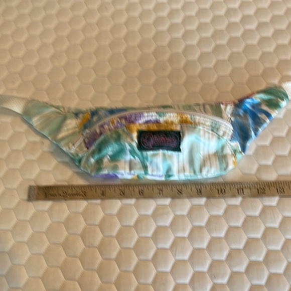 Victoria’s Closet Fanny pack - Picture 4 of 6